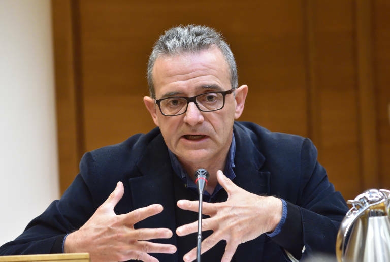 Labora insta al Gobierno a 