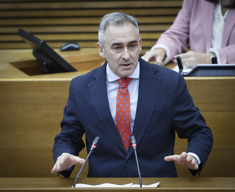El PP pide en les Corts agilizar la homologación de títulos expedidos en el extranjero