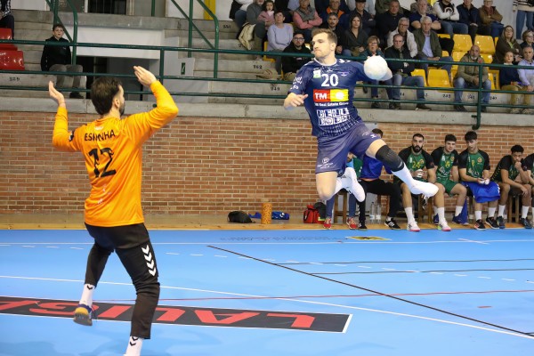 Un TM Benidorm en racha y ya con los argentinos Vainstein y Moscariello recibe al Nava
