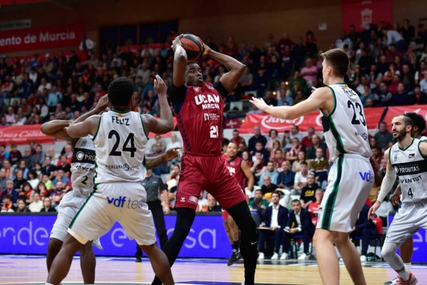El UCAM CB, tras su pleno de noviembre, inicia diciembre en Zaragoza apuntando a la Copa 