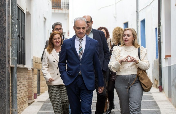 La Diputació inicia en Utiel el impulso a la red de oficinas comarcales para descentralizar servicios
