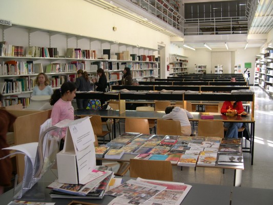 Compromís alerta que la compra de revistes en valencià no normatiu a Borriana pot incórrer 