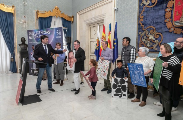 Alicante arropa al calendario de APSA de 2024 diseñado por 15 creativos con capacidades diversas