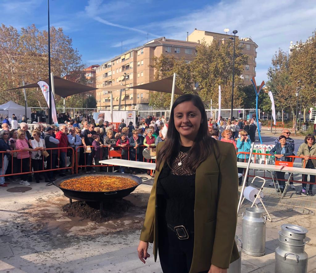 Castelló celebra el II concurso de paella con pelotas de Navidad con la participación de 30 parejas