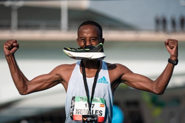 Tariku Novales: “Quiero ser el primer español en bajar de 2 horas y 6 minutos”