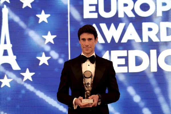 El Dr. Vericat, European Awards in Medicine 2023 en la categoría de Aesthetic Dental Implantology
