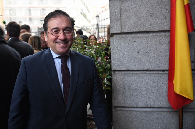 Albares remite un argumentario a los embajadores en países UE para apoyar la oficialidad del catalán
