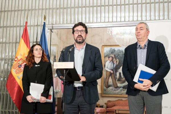 Sindicatos y patronal no alcanzan acuerdo para subir el SMI y emplazan la negociación
