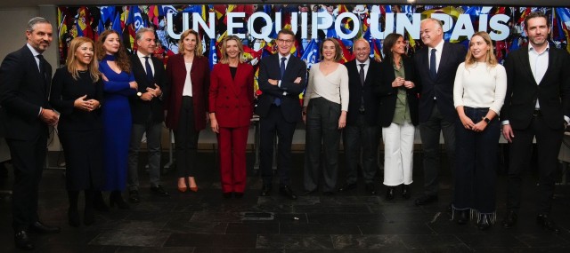 Feijóo elige a Macarena Montesinos y Javier Arenas como secretarios en Congreso y Senado
