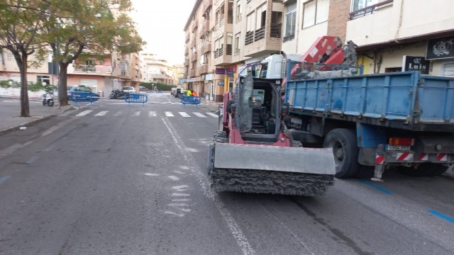 La Vila comienza el asfaltado de la avenida Benidorm, calle Mestre Quico Serrano y Camino Viejo de Valencia
