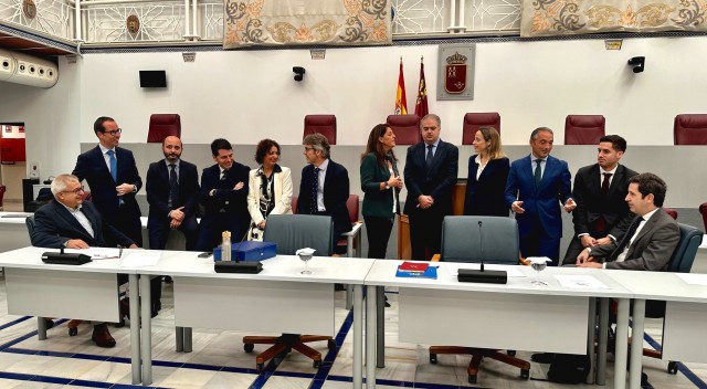 Habrá más bajadas de impuestos en 2024 en la Región: tres nuevas deducciones en el IRPF