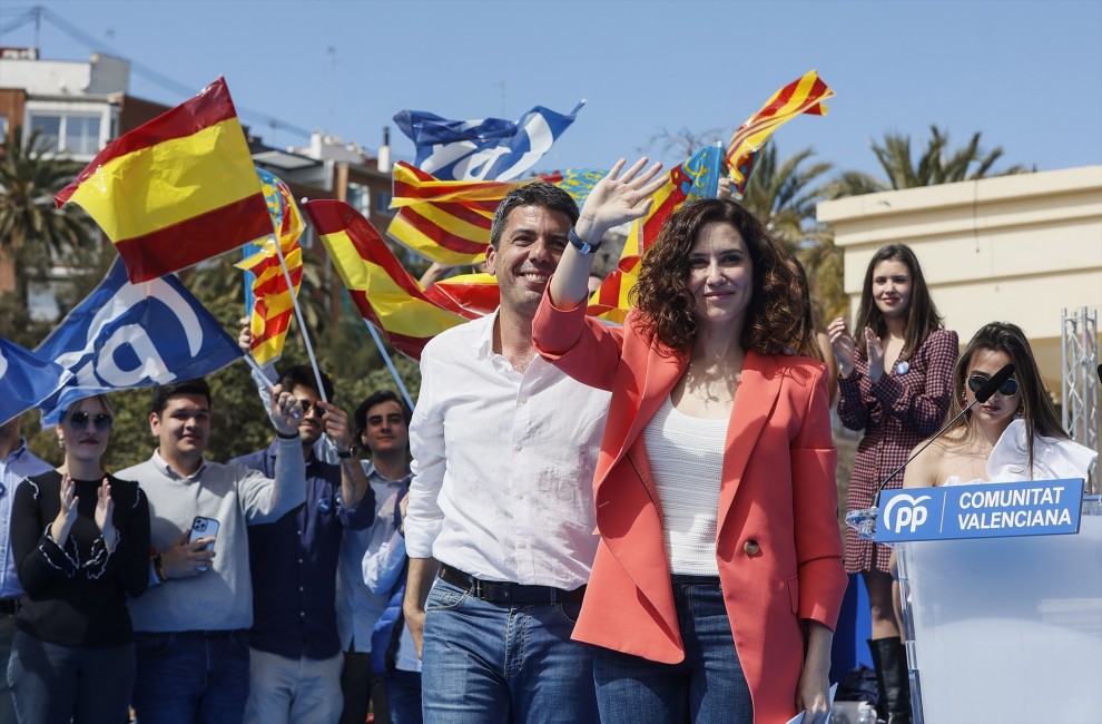 Mazón y Ayuso en un acto en València meses de atrás. Foto: EP/Rober Solsona - 