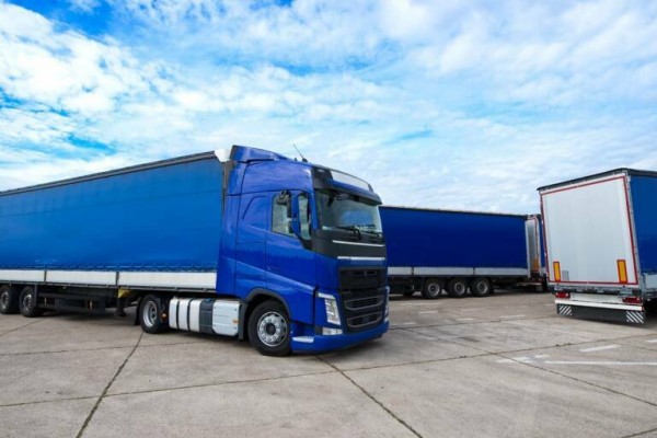 La crisis en el azulejo afecta al transporte: pierde entre un 30 % y 60 % de actividad según empresas 