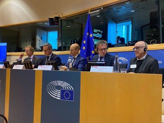 El concejal de Promoción de Cerámica de Manises reivindica el valor del sector artesanal en Europa