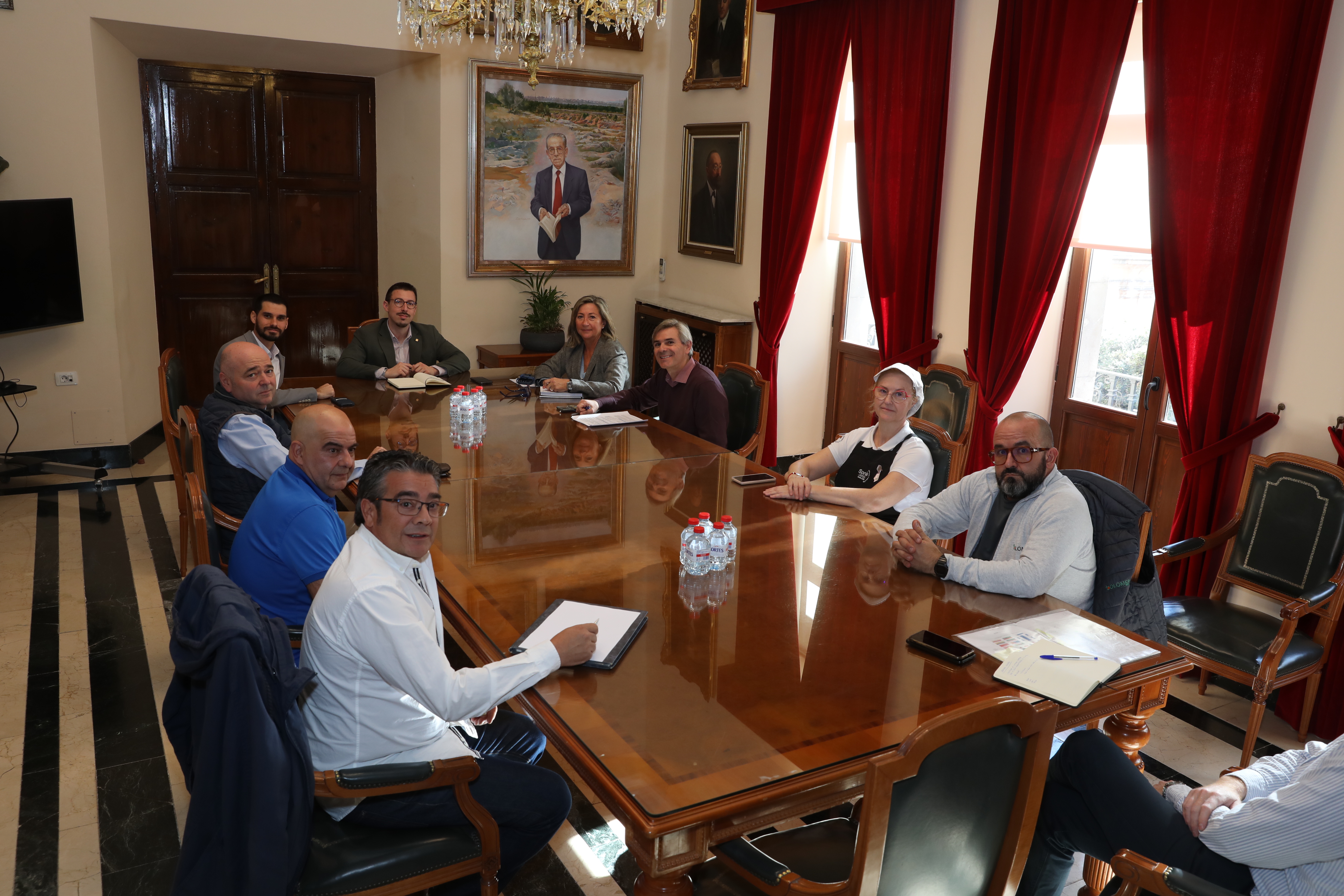 Castelló y los vendedores crean la mesa de trabajo para impulsar la reforma del Mercado Central