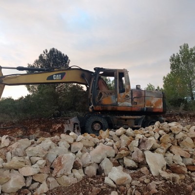 El grupo inmobiliario Vafp denuncia la destrucción de varias máquinas en la urbanización de Llíber