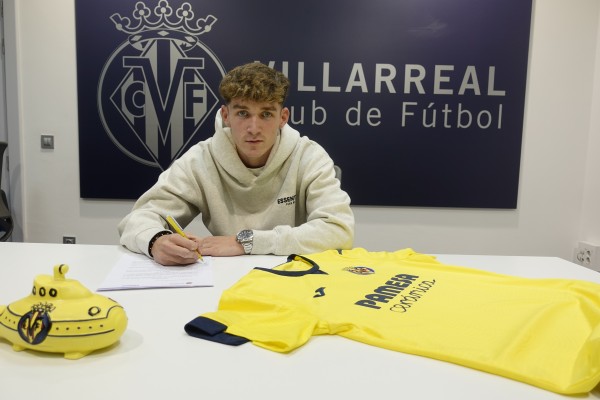 El Villarreal renueva al canterano lesionado de gravedad Hugo Pérez
