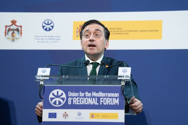 Albares arranca la legislatura nombrando once nuevos embajadores, ocho de ellos en África
