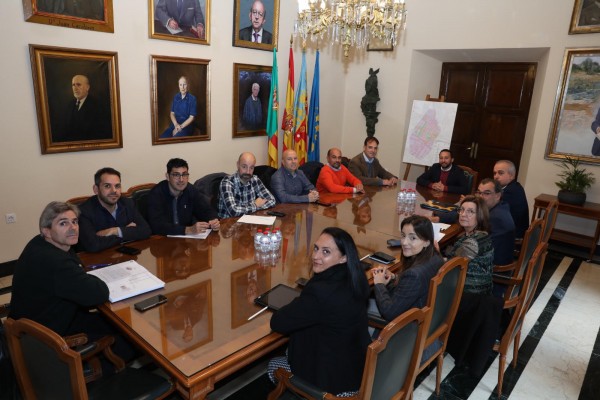 Castelló traslada a la patronal los cambios en la nueva Zona de Bajas Emisiones 