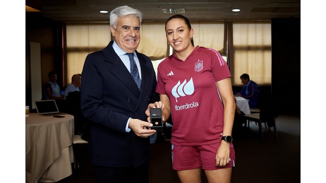Las valencianas Ivana Andrés y Fiamma Benítez, entre las doce homenajeadas por la RFEF
