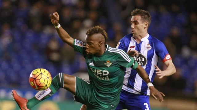 El Betis quiere olvidar el Camp Nou y el Depor, abstraerse del mercado