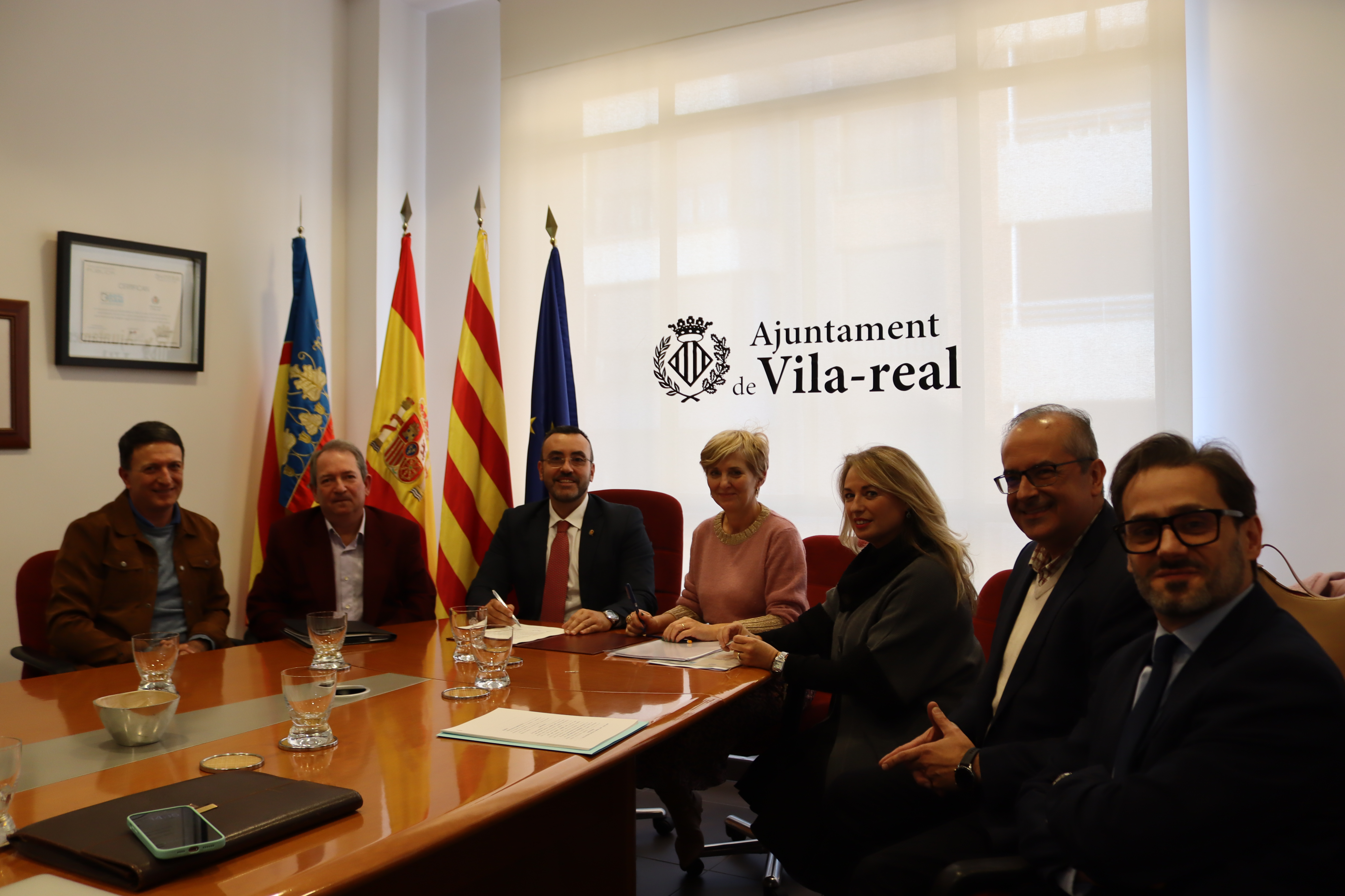 Vila-real rubrica la compra de la casa museo del pintor y escultor Vicente Llorens Poy  