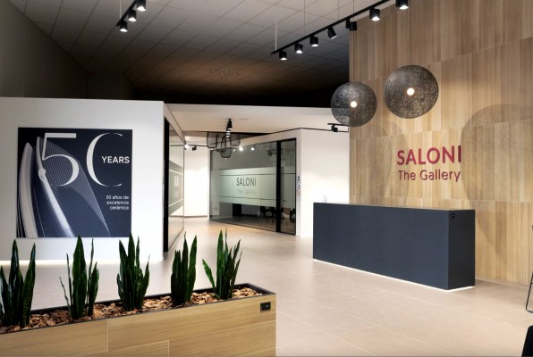 Saloni renueva su 'showroom' para ofrecer sus productos de gran formato