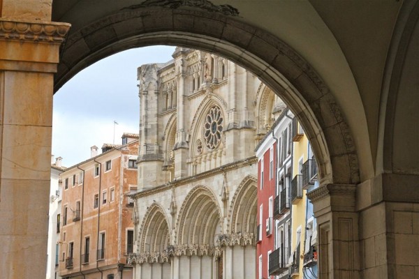 Vistazo a Cuenca: Ai Wei Wei y gastronomía quijotesca en la capital del arte abstracto