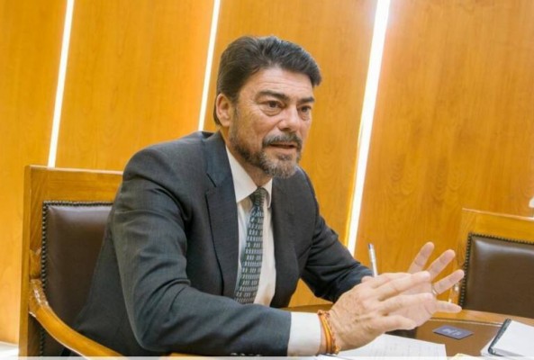 Alicante crea un comité con tres funcionarios para evaluar a los aspirantes a director general