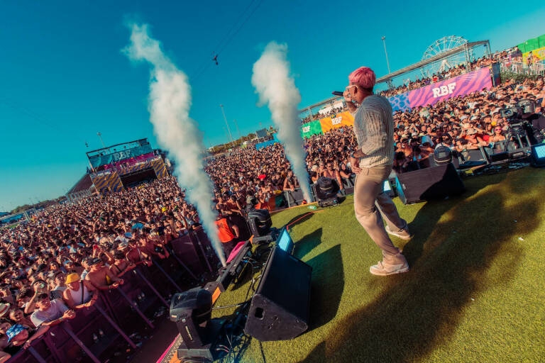 'Balconing', 'perreo' o 'machirulo', nuevas palabras del Diccionario español