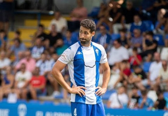 El Alcoyano recupera a Álvaro Vega tras tres partidos de sanción

