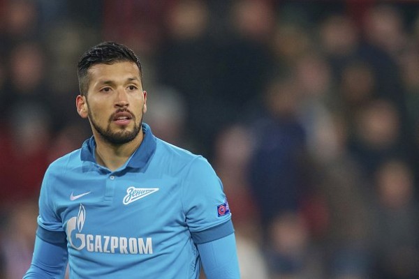 La posible venta de Mustafi abre la puerta a Garay