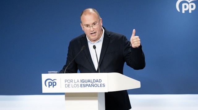 Feijóo elige a Tellado de portavoz en el Congreso y Carmen Fúnez será vicesecretaria de Organización