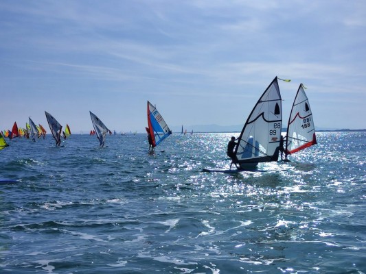 Andrea Marchesi vence en el Windsurfer Valencia Mar Festival