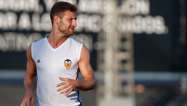 El Valencia da permiso a Mustafi para volar hacia Londres y pasar reconocimiento médico con el Arsenal