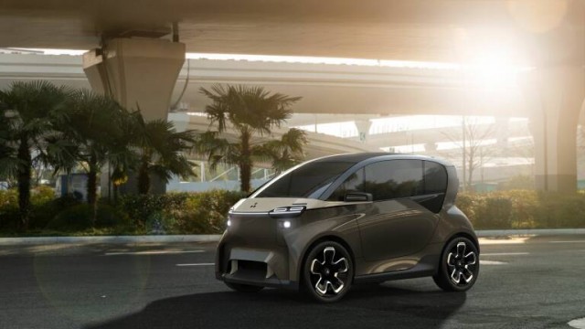 La alicantina Liux pone a rodar su prototipo de coche sostenible Geko y lo muestra en Madrid