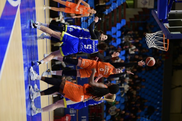 Valencia Basket cierra una victoria sanadora en Ferrol