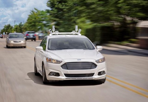 Ford Anuncia un Vehículo Totalmente Autónomo para Uso
Compartido en 2021; Inversiones en Nuevas Compañías
Tecnológicas y Duplica su Equipo en Sillicon Valley