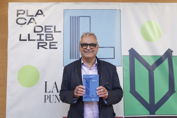 L'escriptor Vicenç Llorca rep el Premi Manel Garcia Grau 