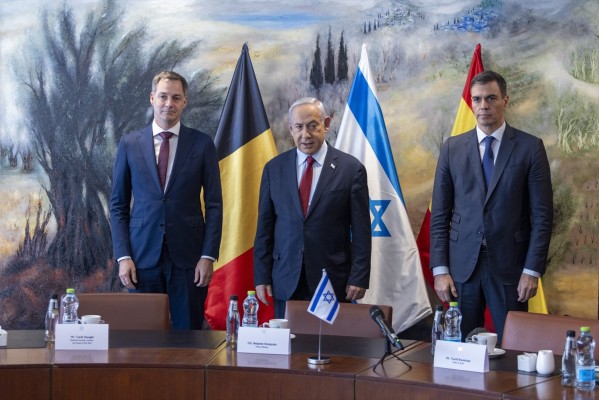Israel convoca a la embajadora española tras acusar a Sánchez de 
