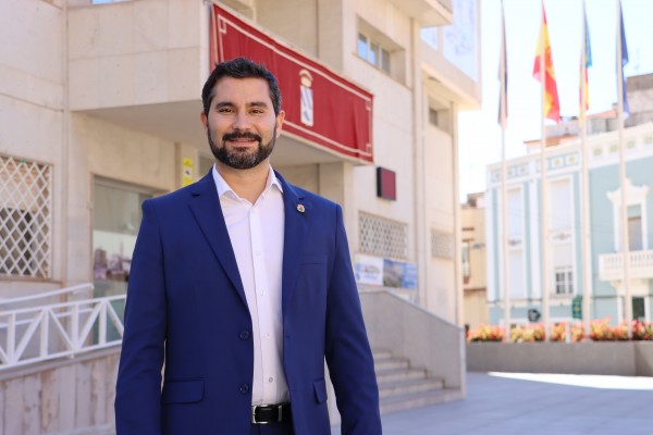 Falomir abordará con Pradas el nuevo PGOU de l'Alcora y el desdoblamiento de la CV-21