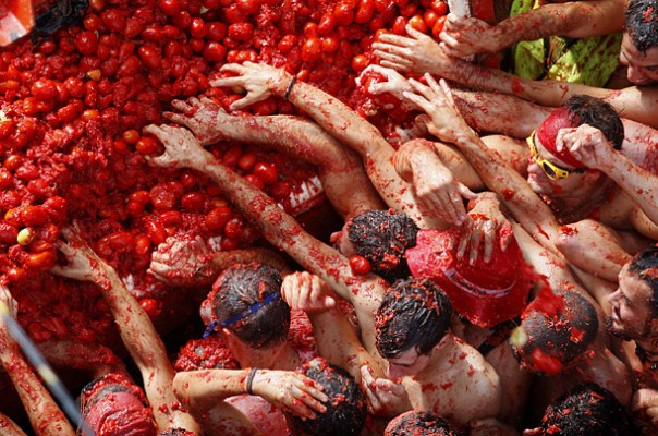 La Tomatina, una guerra del tomate convertida en reclamo internacional