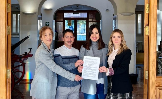 La oposición en Moncada recoge más de 2.000 firmas en contra del topónimo ‘Montcada’ 