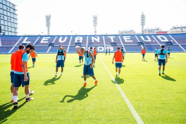 El Levante quiere repetir victoria en un partido de reencuentros