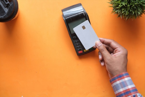 Redsys, el soporte de tarjetas y Bizum, vuelve a caerse en vísperas del 'Black Friday'