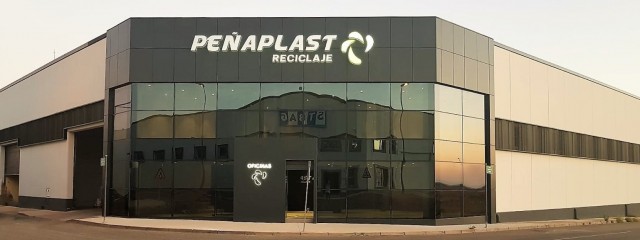 El gigante americano Vinmar compra la pachequera Peñaplast