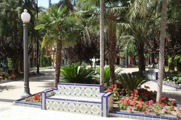 Elche encarga la instalación de la renovación con alumbrado tradicional para el casco histórico