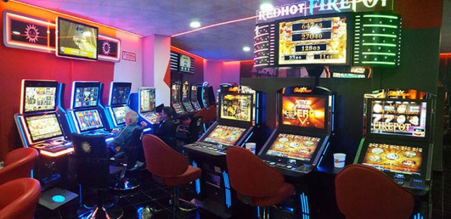 La Comunidad endurece las condiciones al juego y refuerza la intervención en los salones de apuestas 