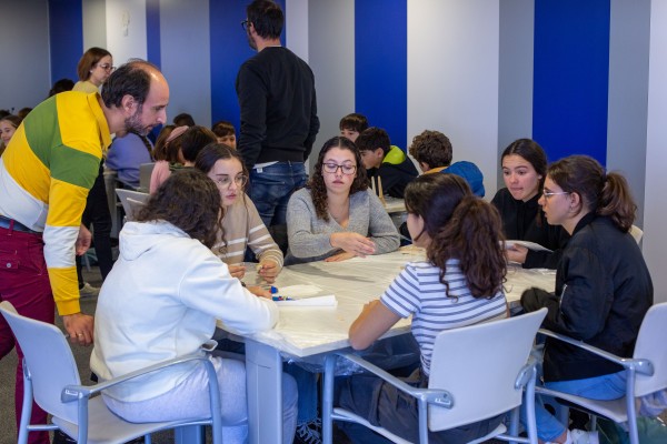Espaitec fomenta les professions de ciències entre alumnat de secundària en una jornada 