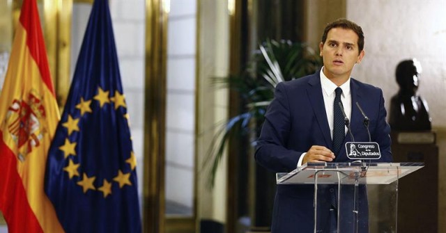 Rivera asegura que 100 de las 150 medidas pactadas con el PP se acordaron con Sánchez


